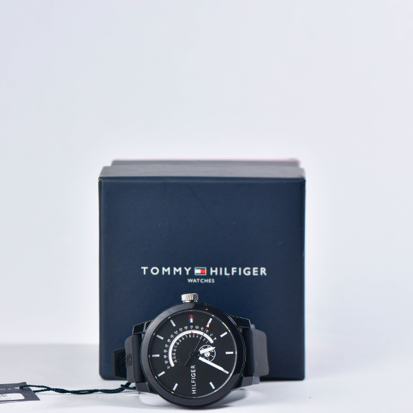 Tommy Hilfiger Men's 1791483 Analog Display Quartz Black - Image 2