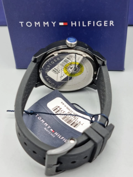 Tommy Hilfiger Men's 1791483 Analog Display Quartz Black - Image 5