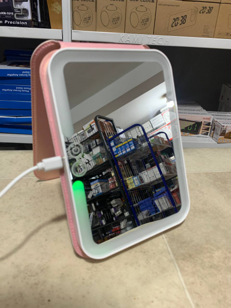 Miroir de maquillage portable tactile  avec LED 3 Couleurs-مرآة مكياج محمولة تعمل باللمس   مع 3 ألوان LED - Image 1