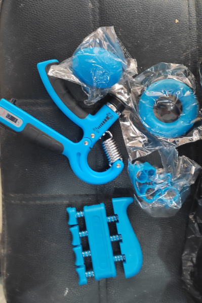 Hand grip  - Image 2