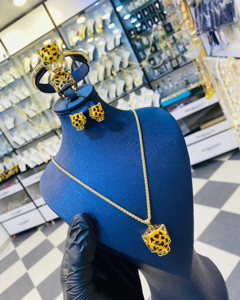 Parure tiger - Image 1