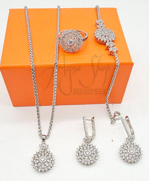 طقم زركون فضي - Image 1