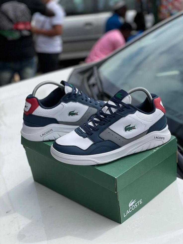 Lacoste  سبب التخفيض لايوجد كل المقاساتA 30% Lacoste Men's Game Advance - Image 3