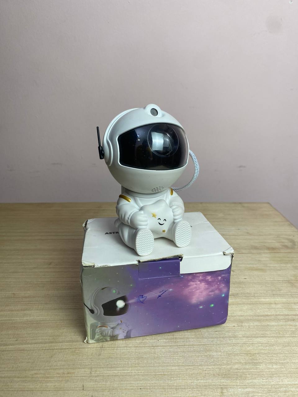 Projecteur LED Astronome Galaxy atmosphère étoilée, veilleuse LED pour chambre à coucher - مصباح رائد الفضاء - Image 3