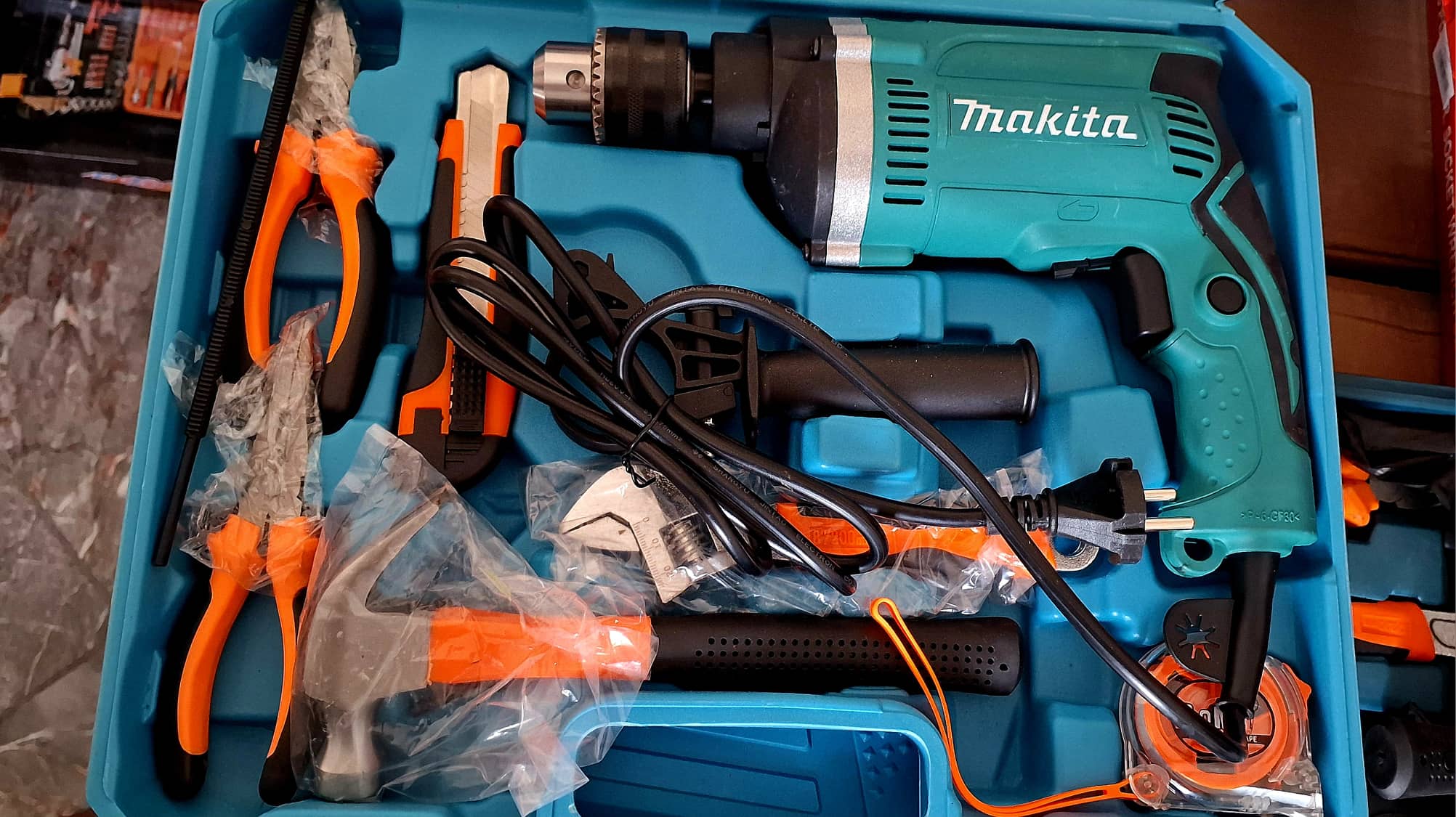 الشينيور الدبابة من ماكيطا 🚀850 w Chighnol Makita avec accessoires  - Image 2