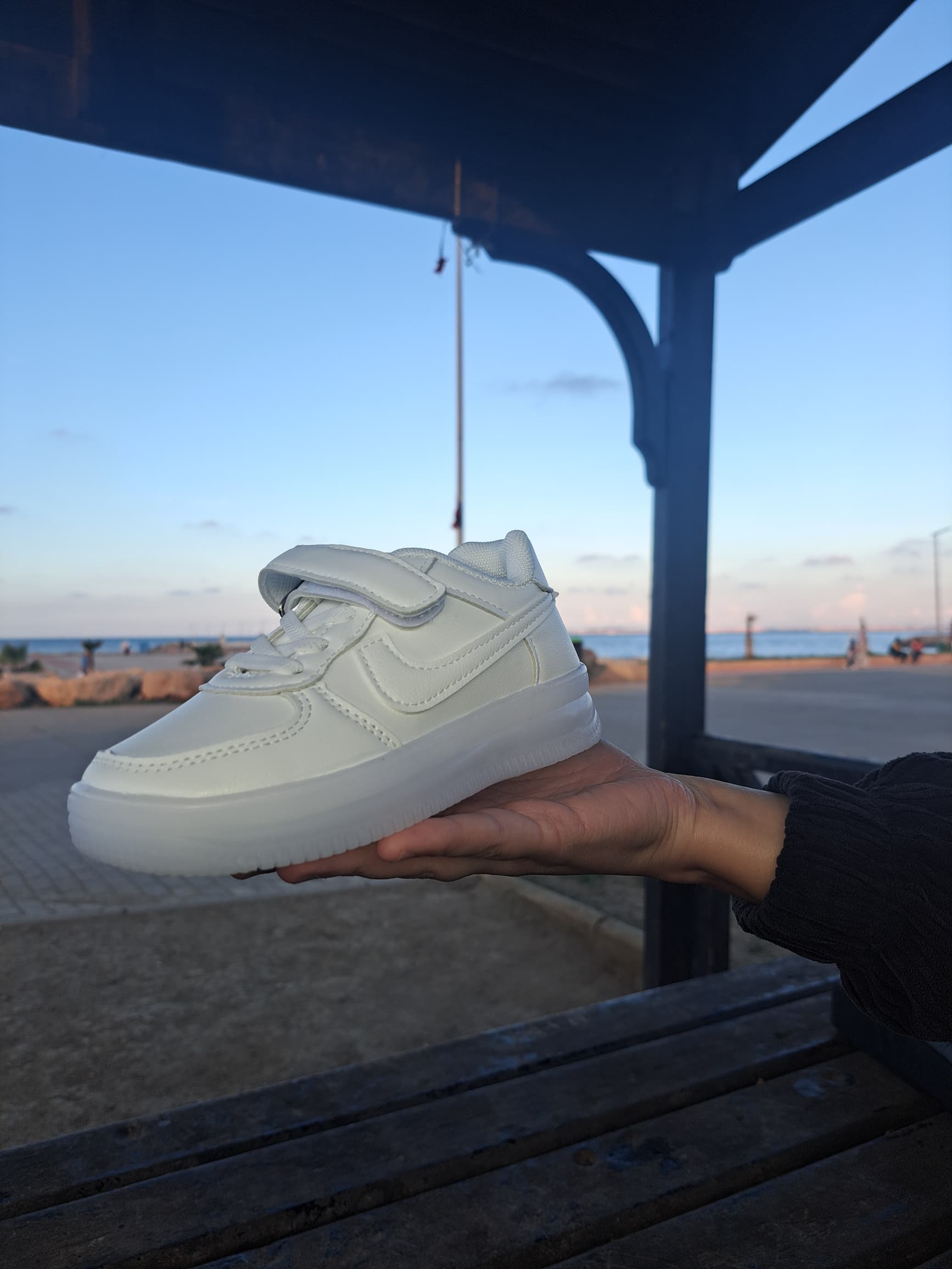 الاحذية المضيْة  - Image 2