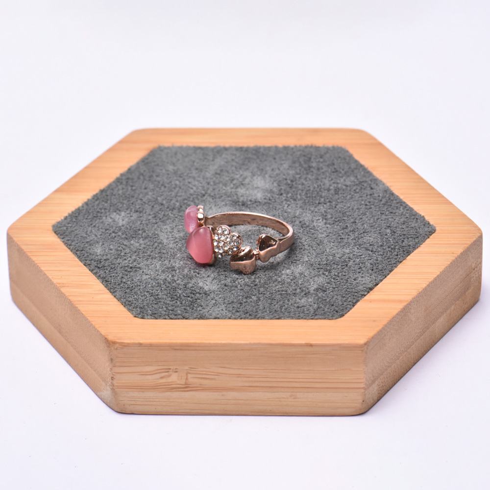Velvet - Image 3