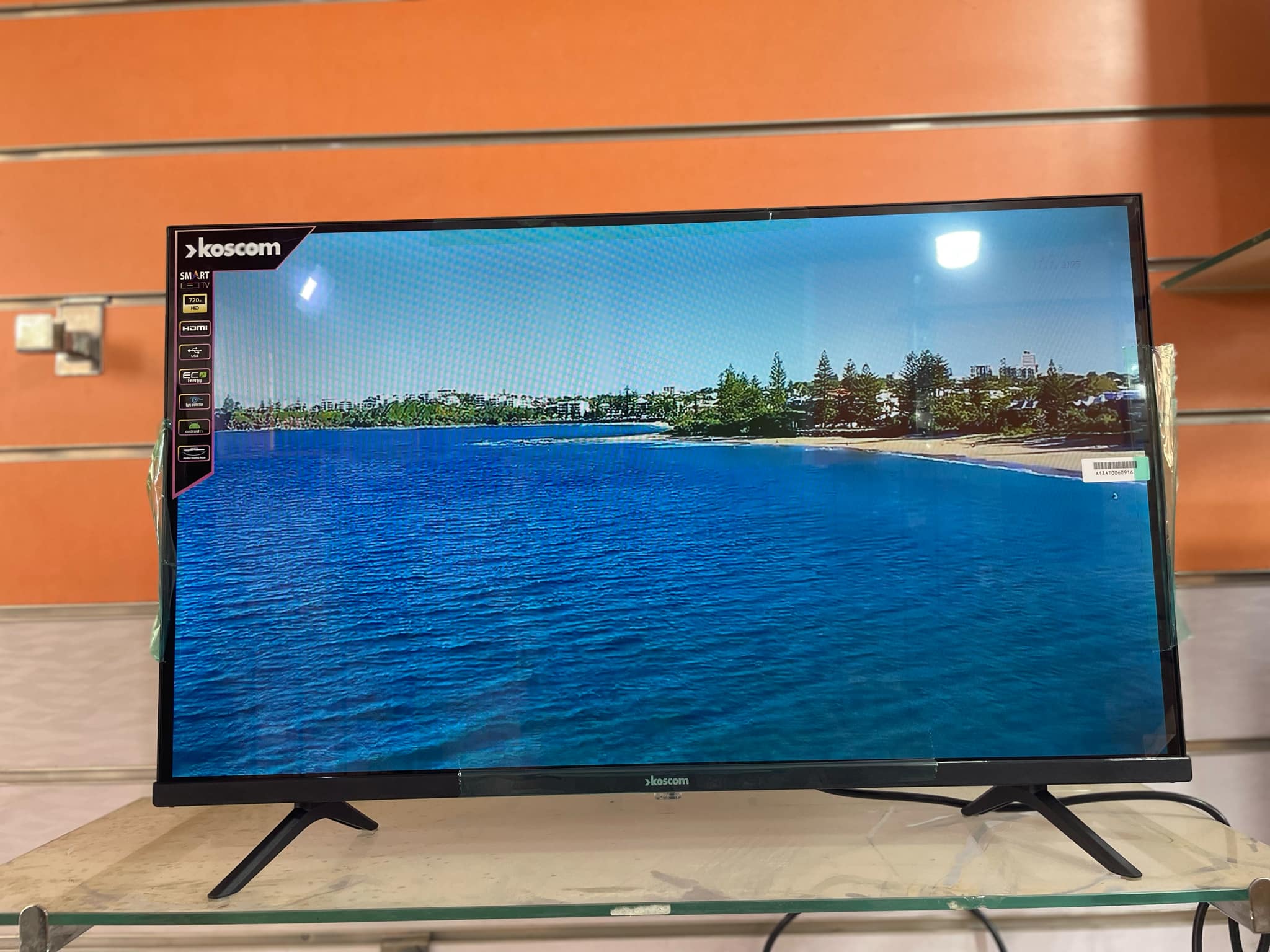 Tv Koscom 32p Smart - Image 2