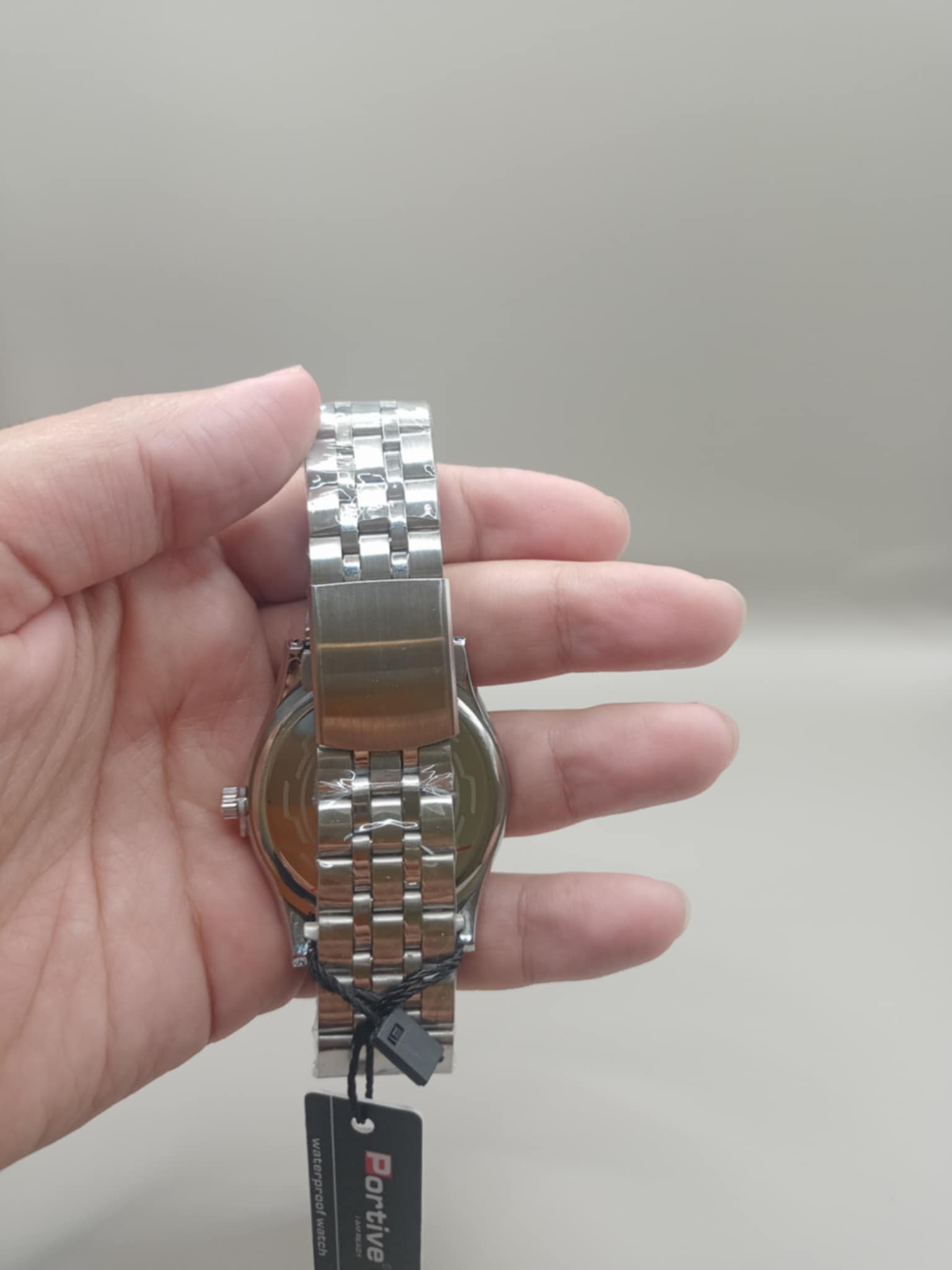 ساعة فولاذية مقاومة للصدأ مقاومة للماء  "Montre élégante en acier inoxydable - un mélange parfait d'élégance et de qualité - Image 5