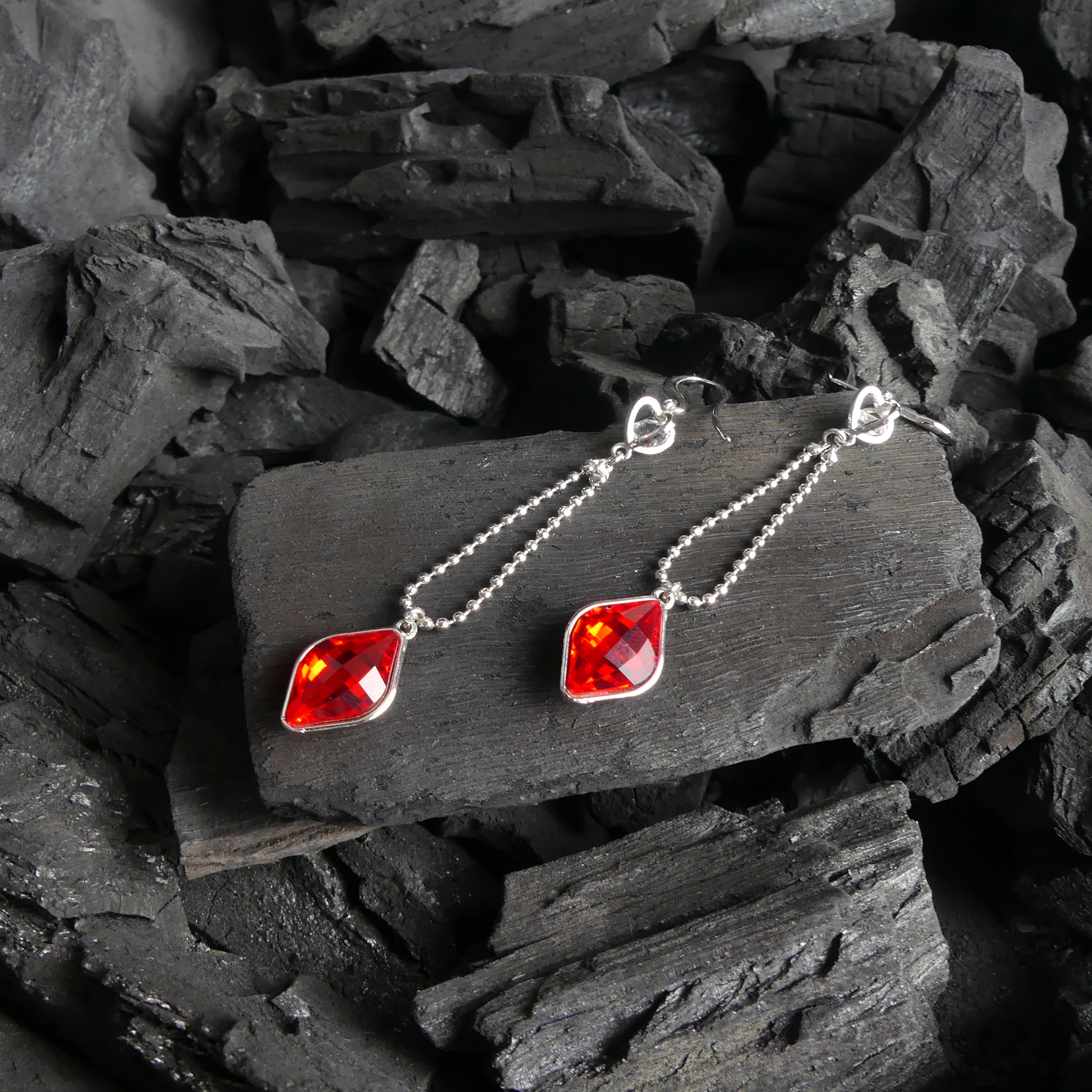 Boucles D'oreilles Pendantes Carré Rouge - Image 4
