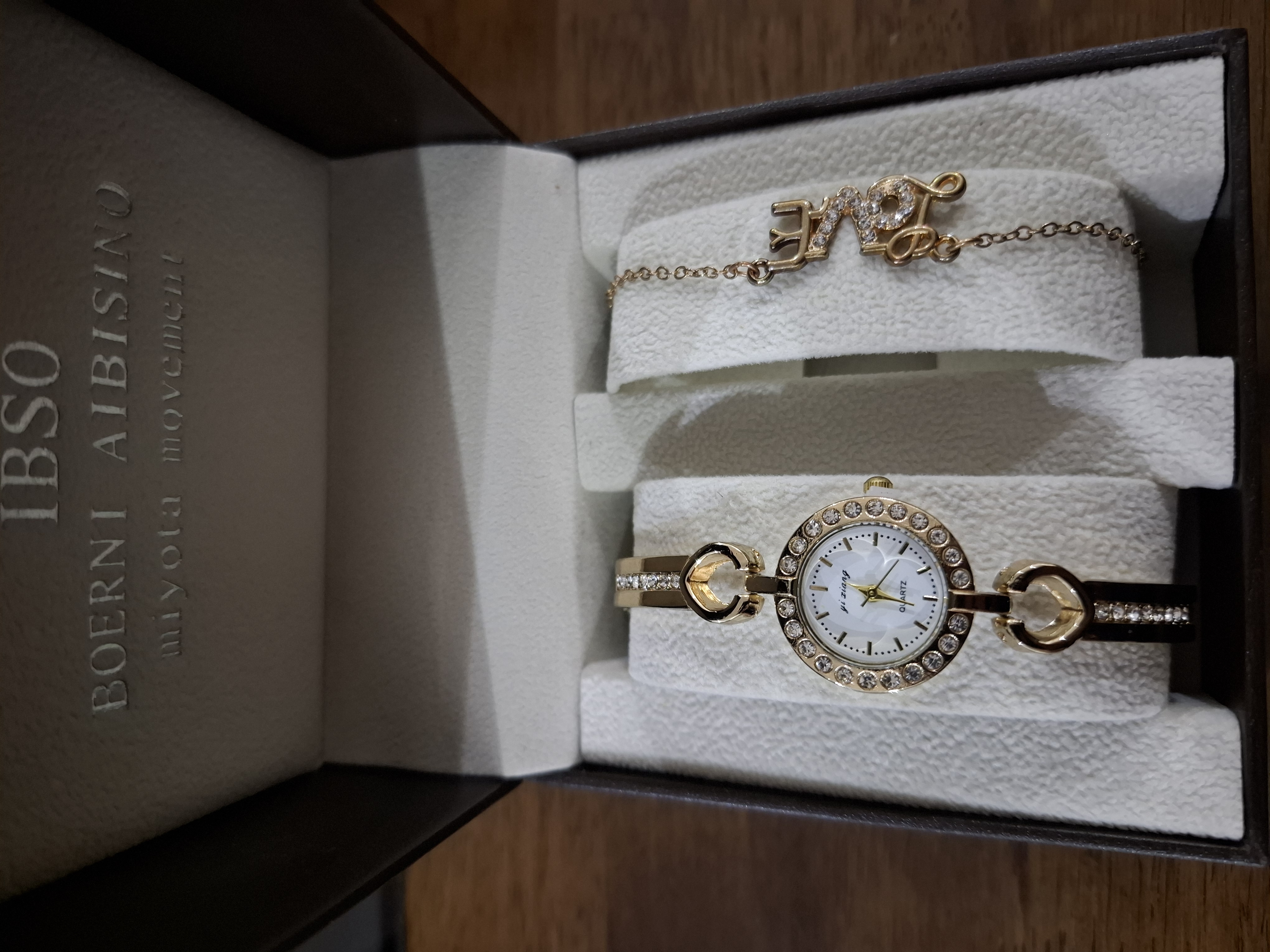 ساعة نسائية yi xiang