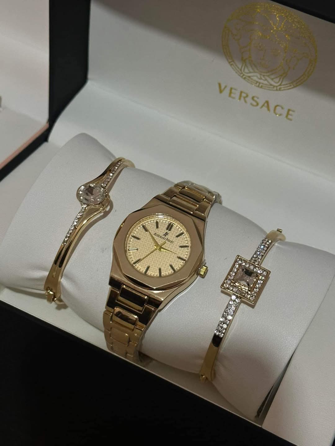 ساعة نسائية Audemars Piguet