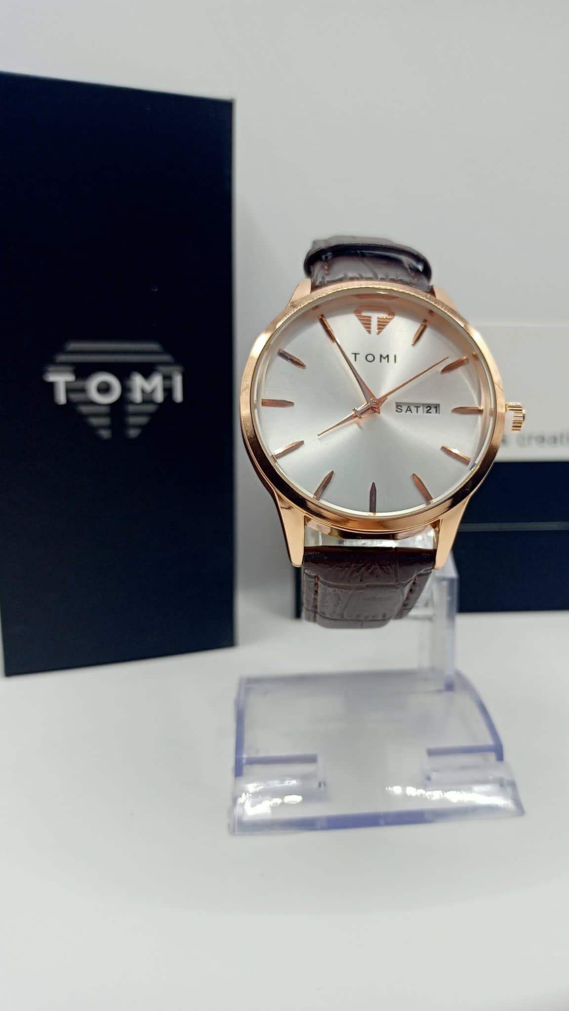 ساعة رجال جلدية Montre Tomi  - Image 1