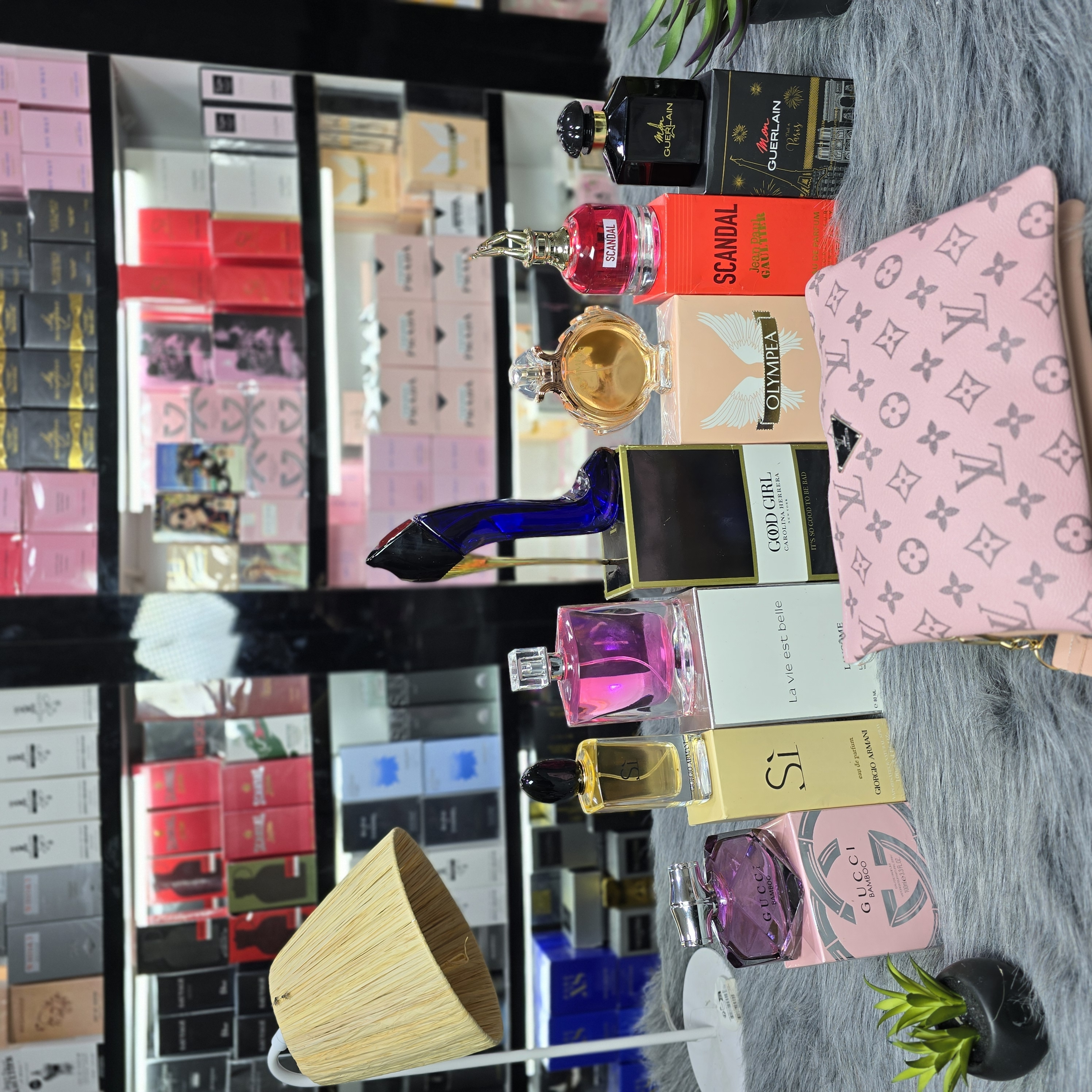 7 عطور نسائية+صاك هدية - Image 1