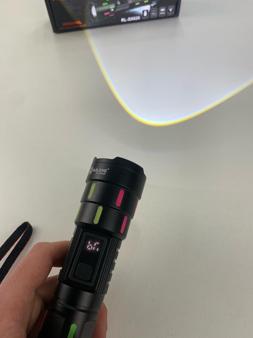 Lampe de Poche LED à Zoom Télescopique avec Bandes Fluorescentes - مصباح يدوي مع زووم تلسكوبي - Image 7