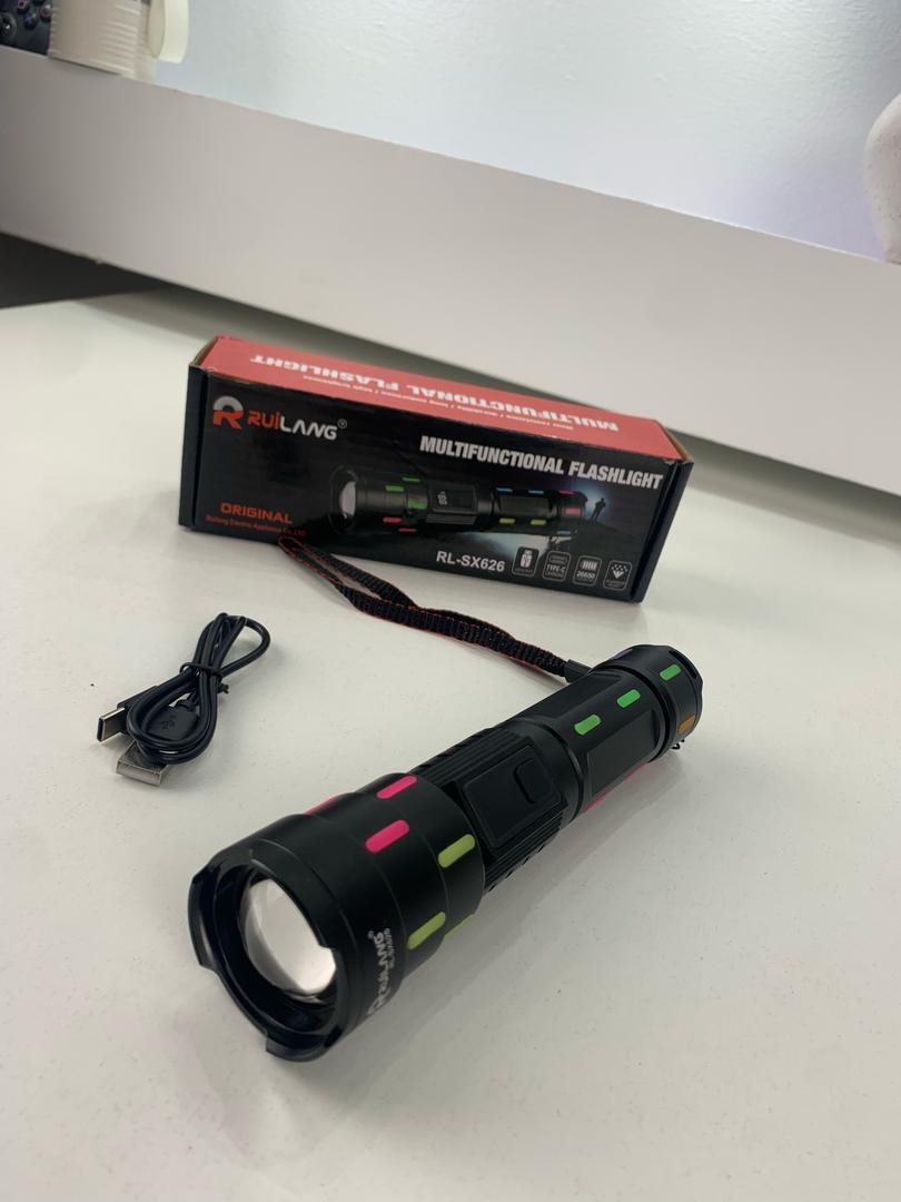 Lampe de Poche LED à Zoom Télescopique avec Bandes Fluorescentes - مصباح يدوي مع زووم تلسكوبي - Image 8