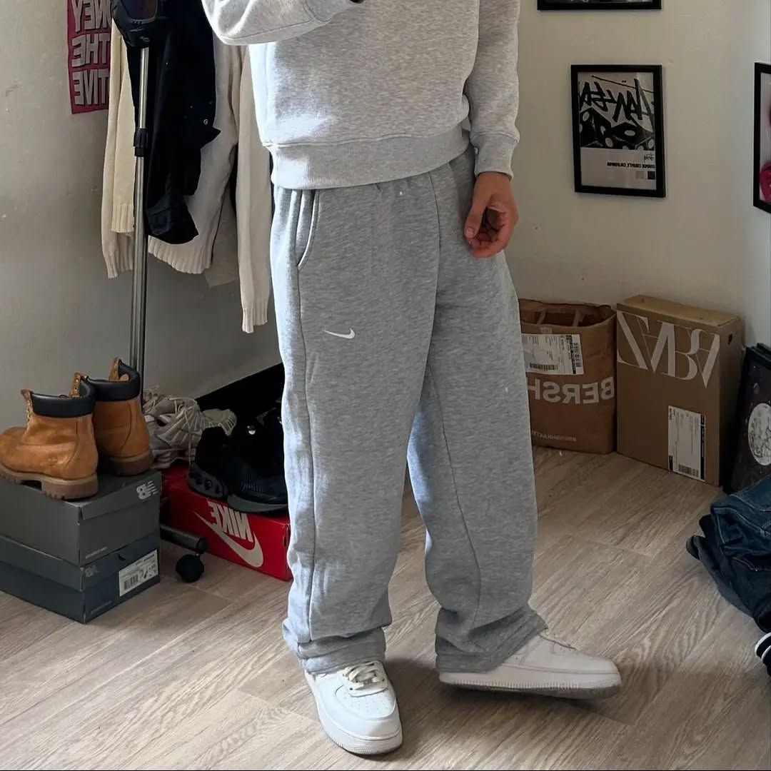 Nike baggy joggers  - Image 2