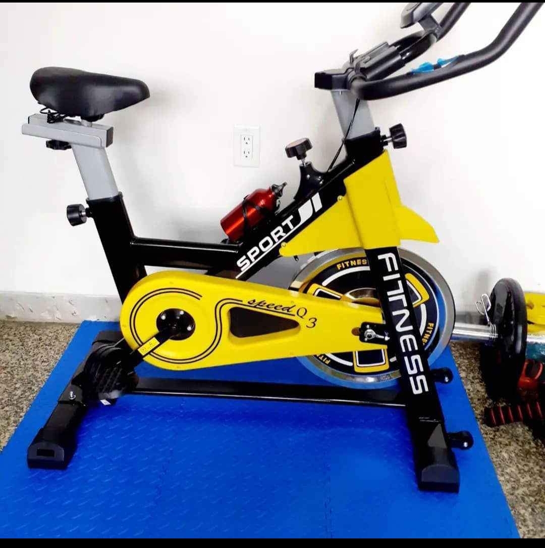 Vélo de sport  - Image 1