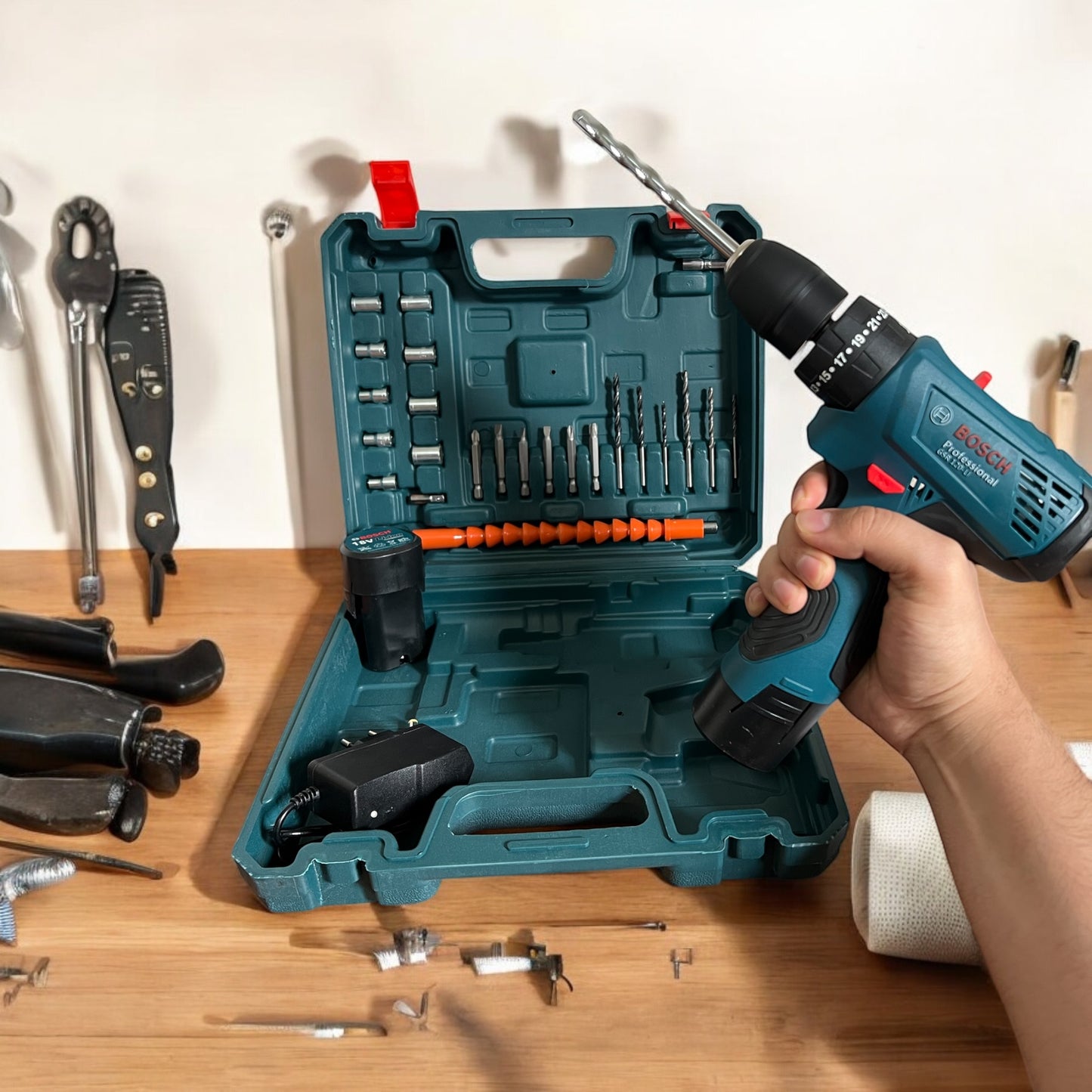Visseuse Bosch 18v avec accessoires - Image 2