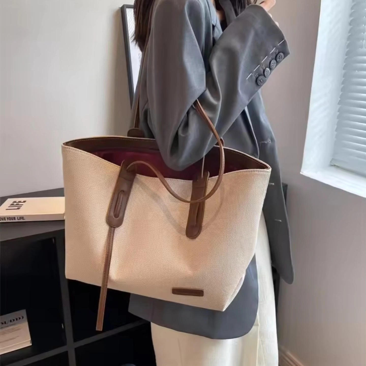 Sac WEDNESDAY  - Image 1