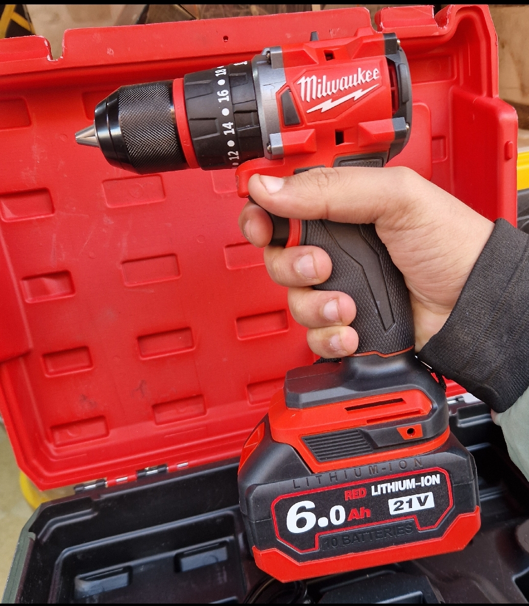 Visseuse Milwaukee 21v - 🔋 فيزوز 21V دوبل باتري – قوة تدوم وأداء يُعتمد عليه! ⚙️ - Image 3
