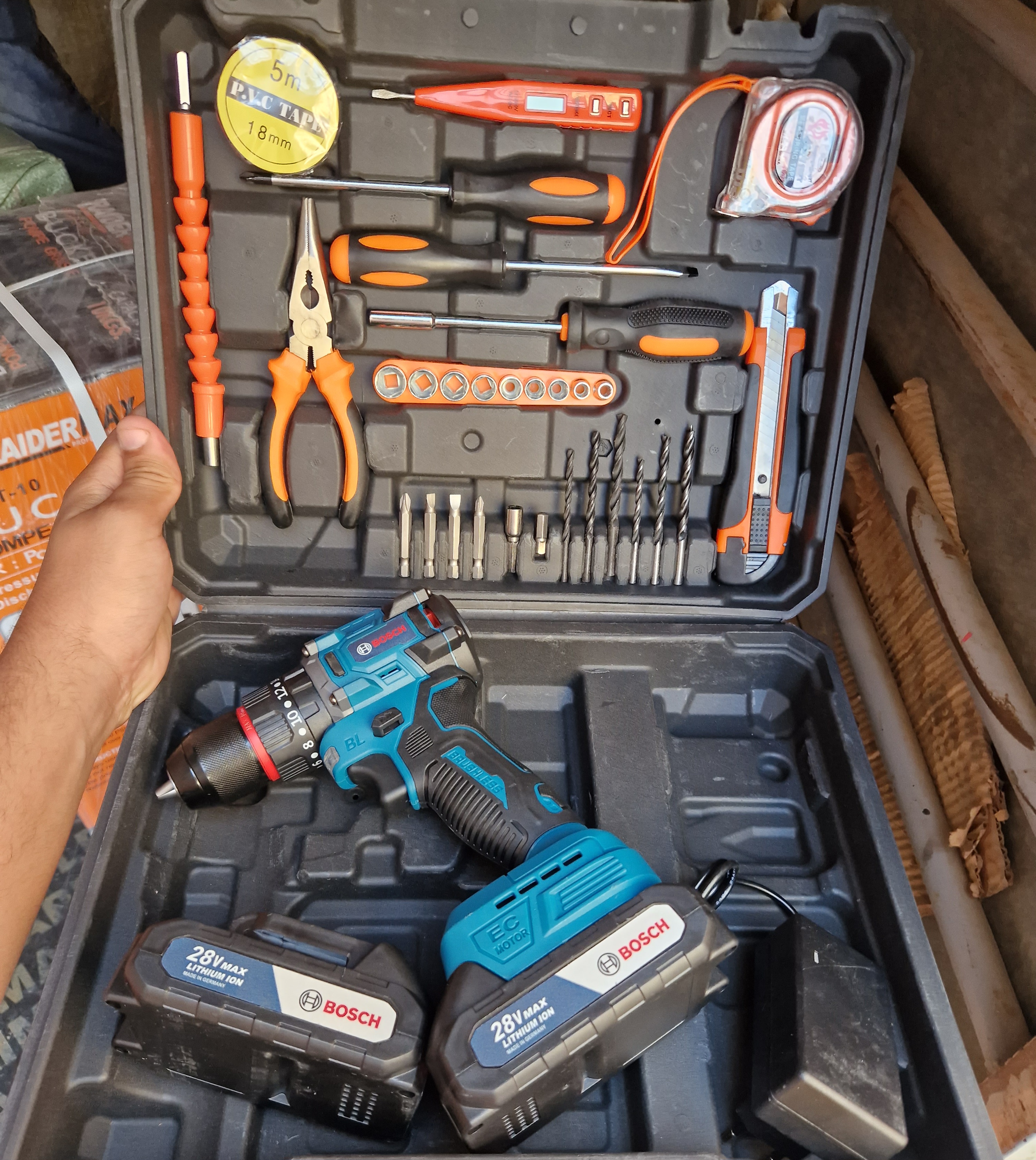 🛠️🔥 Visseuse Bosch 28 Volt et Accessoires 🌟📣 - Image 3