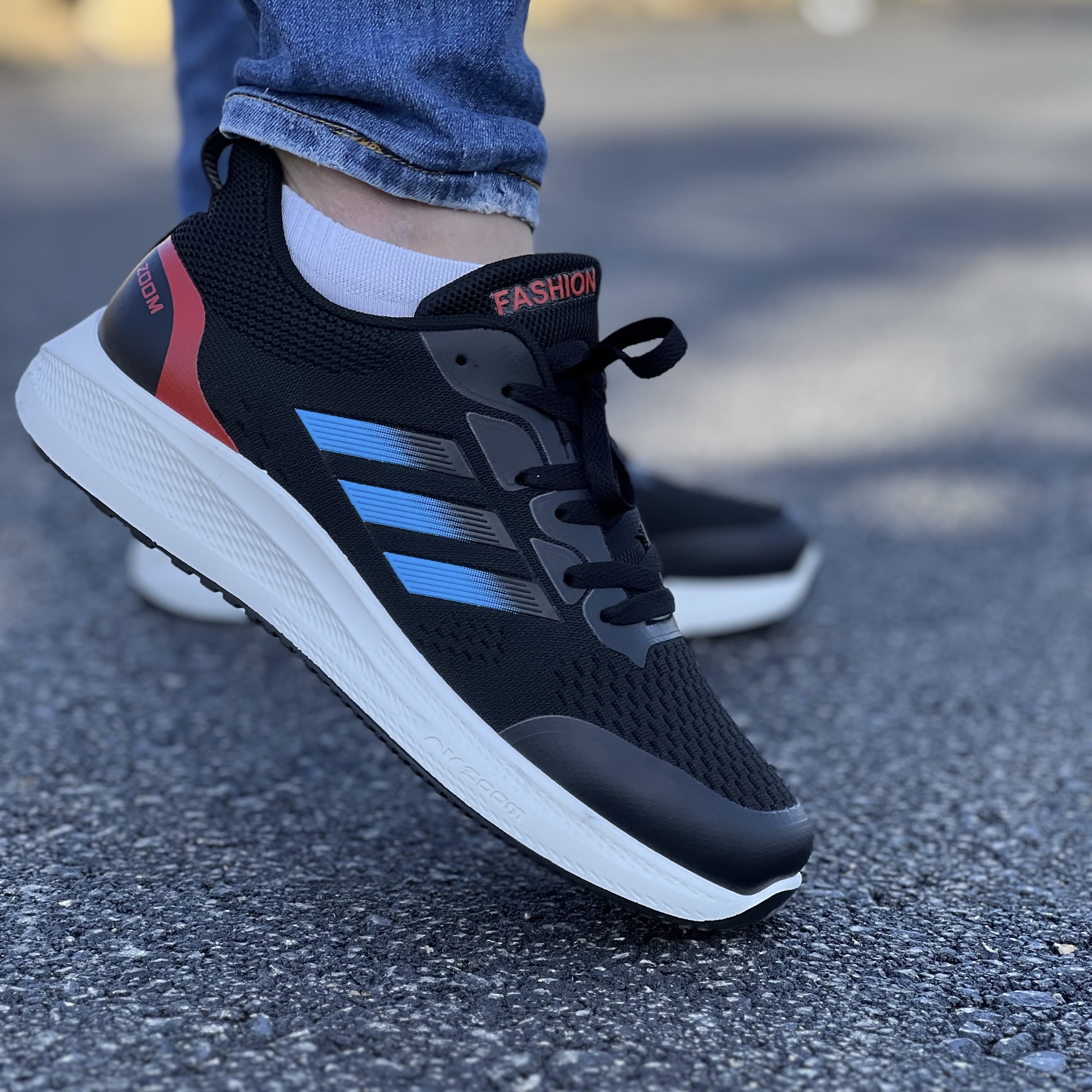 running Adidas  - Image 6