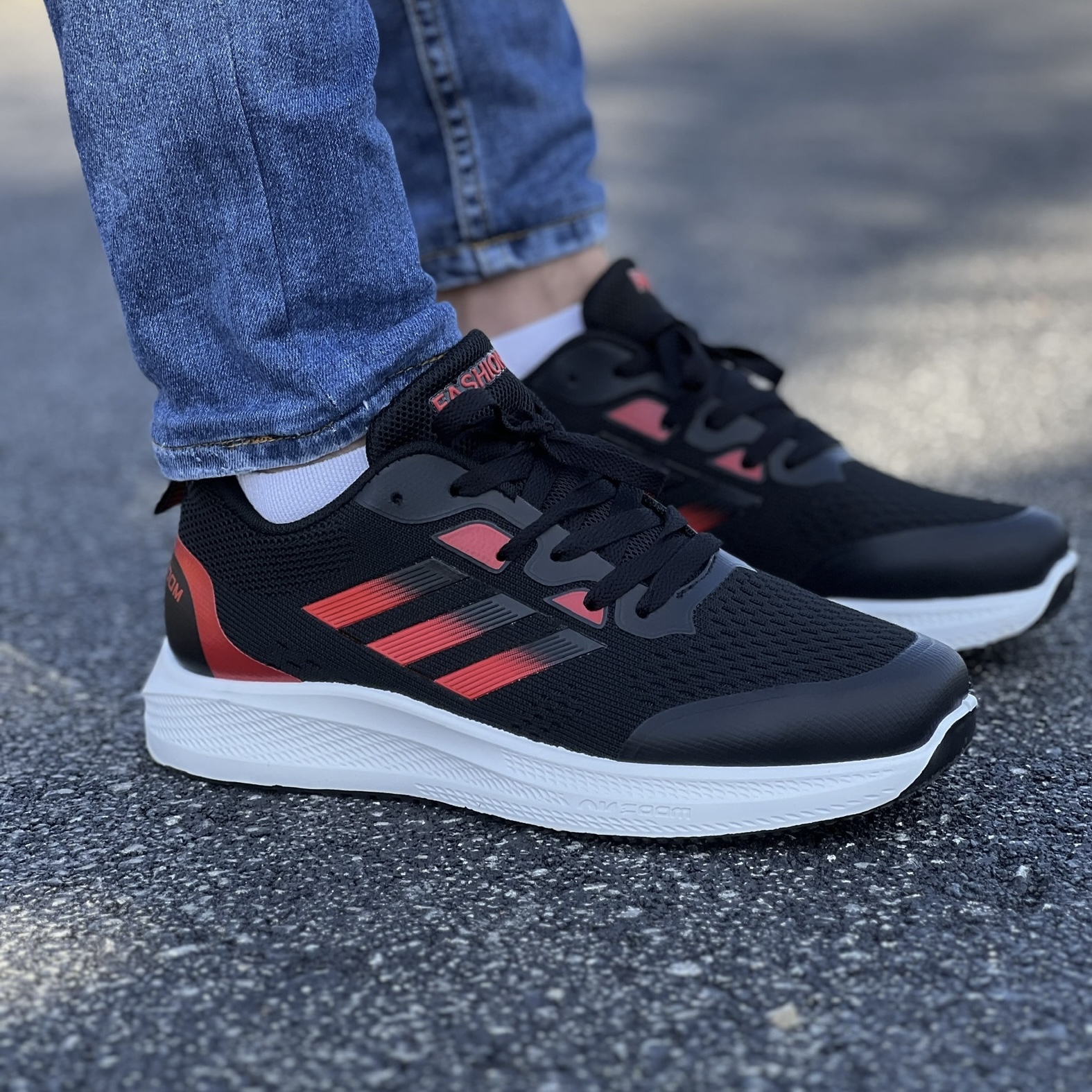 running Adidas  - Image 8