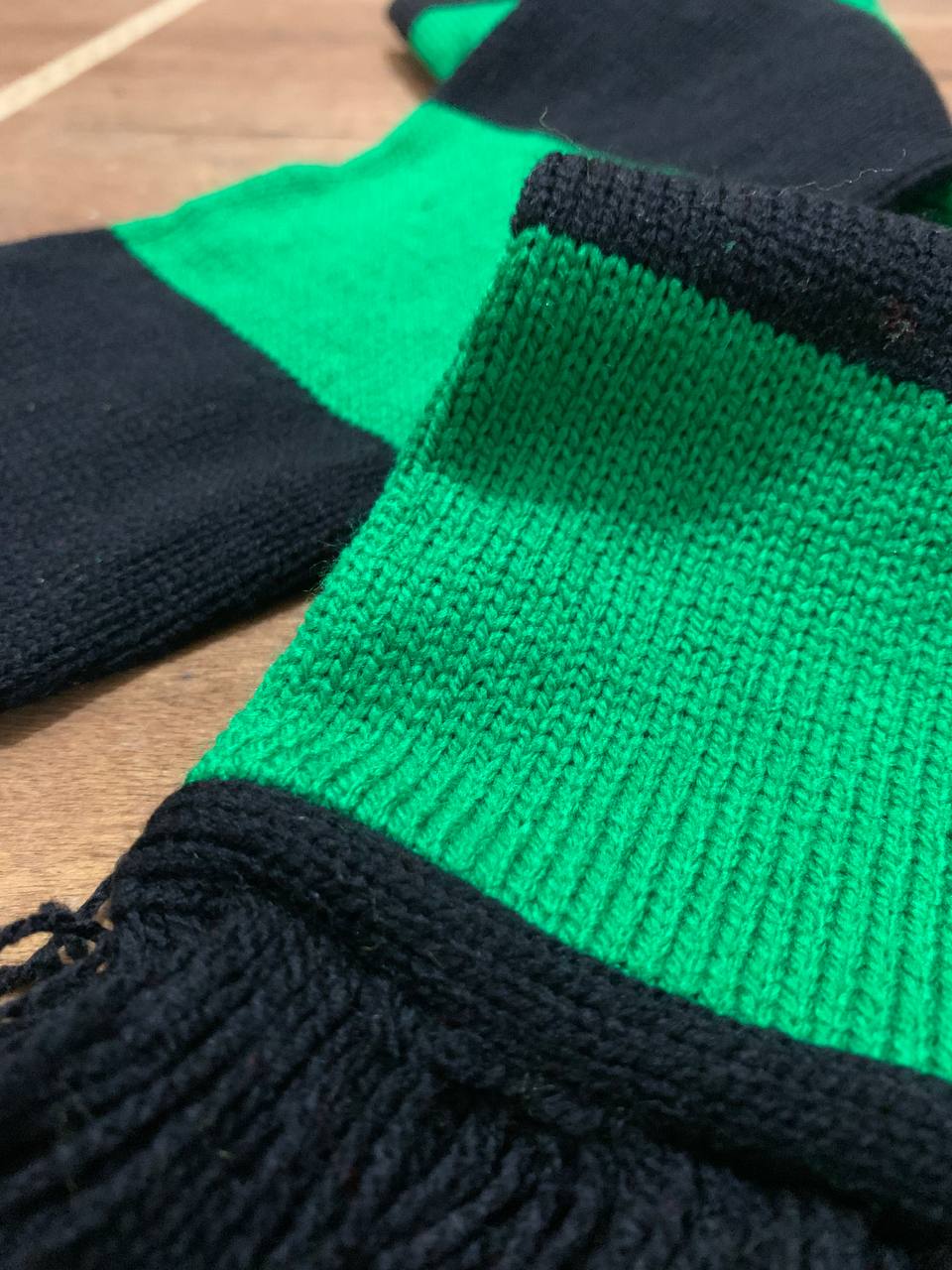 ECHARPE VERTE ET NOIR - Image 1