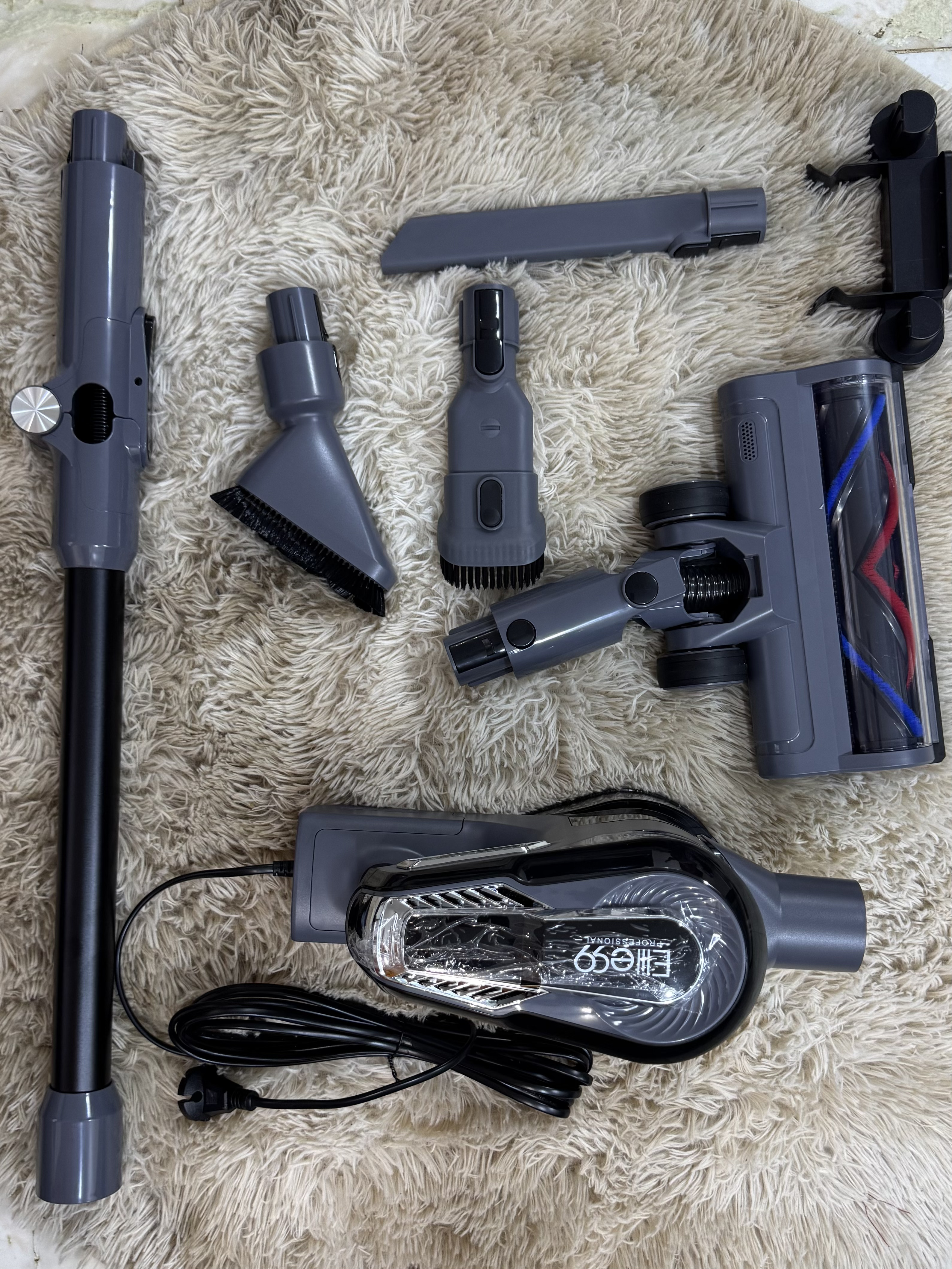 1000W Vacuum Cleaner - Image 1