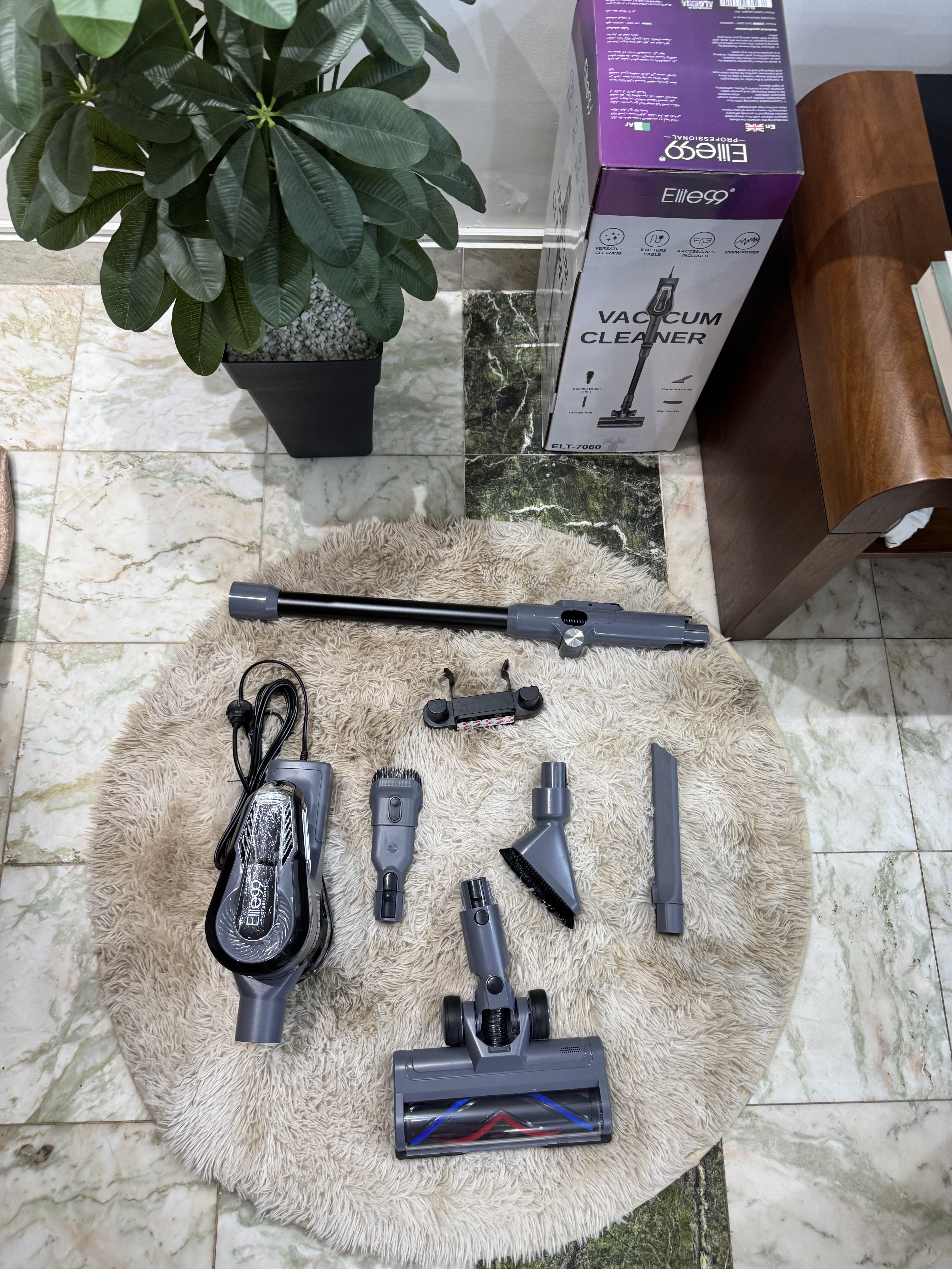 1000W Vacuum Cleaner - Image 2