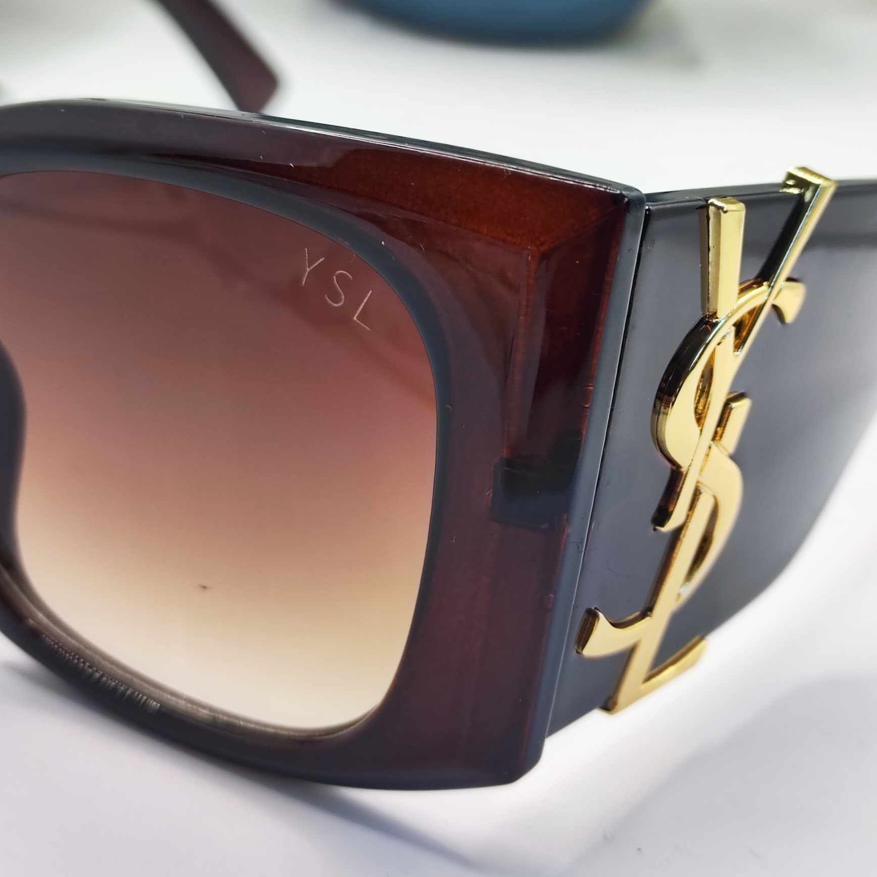 Yve Saint Laurent - Image 10
