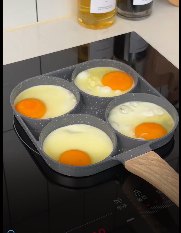 Poêle à crêpes et oeufs avec 4 trous en aluminium antiadhésive - Image 6