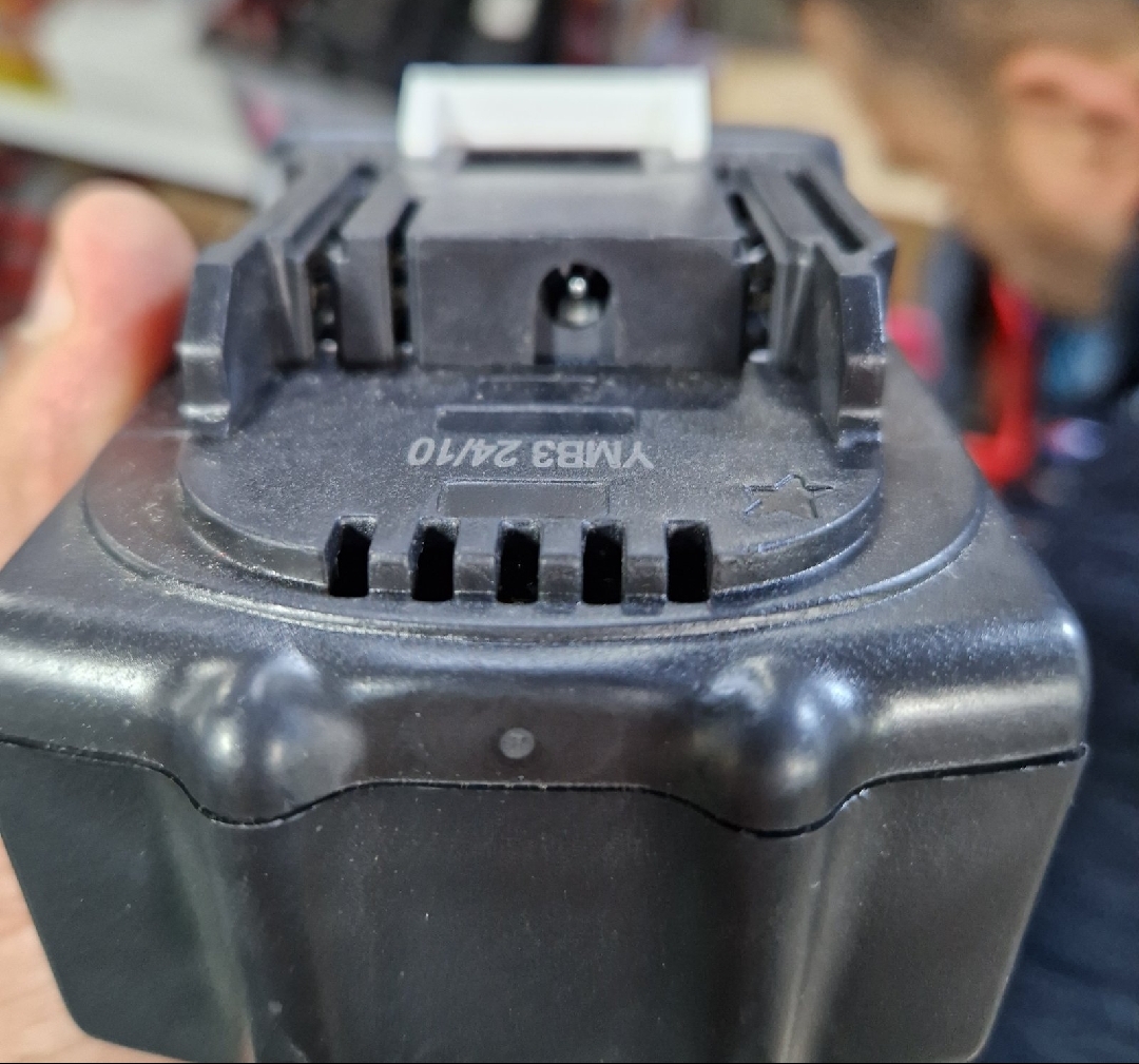 Batterie Makita 68V copier  - Image 2