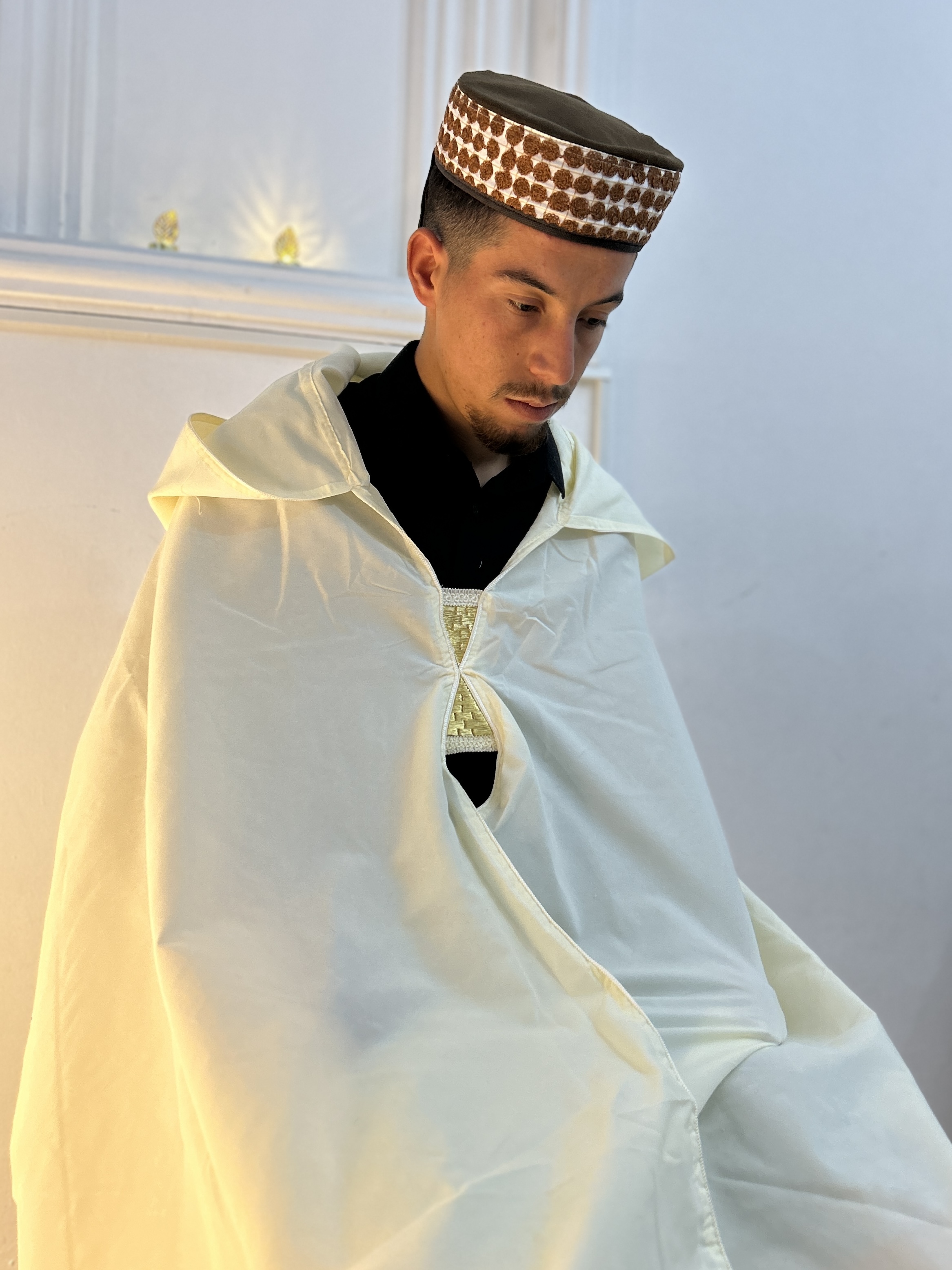 برنوس الأبيض الملكي  - Image 3