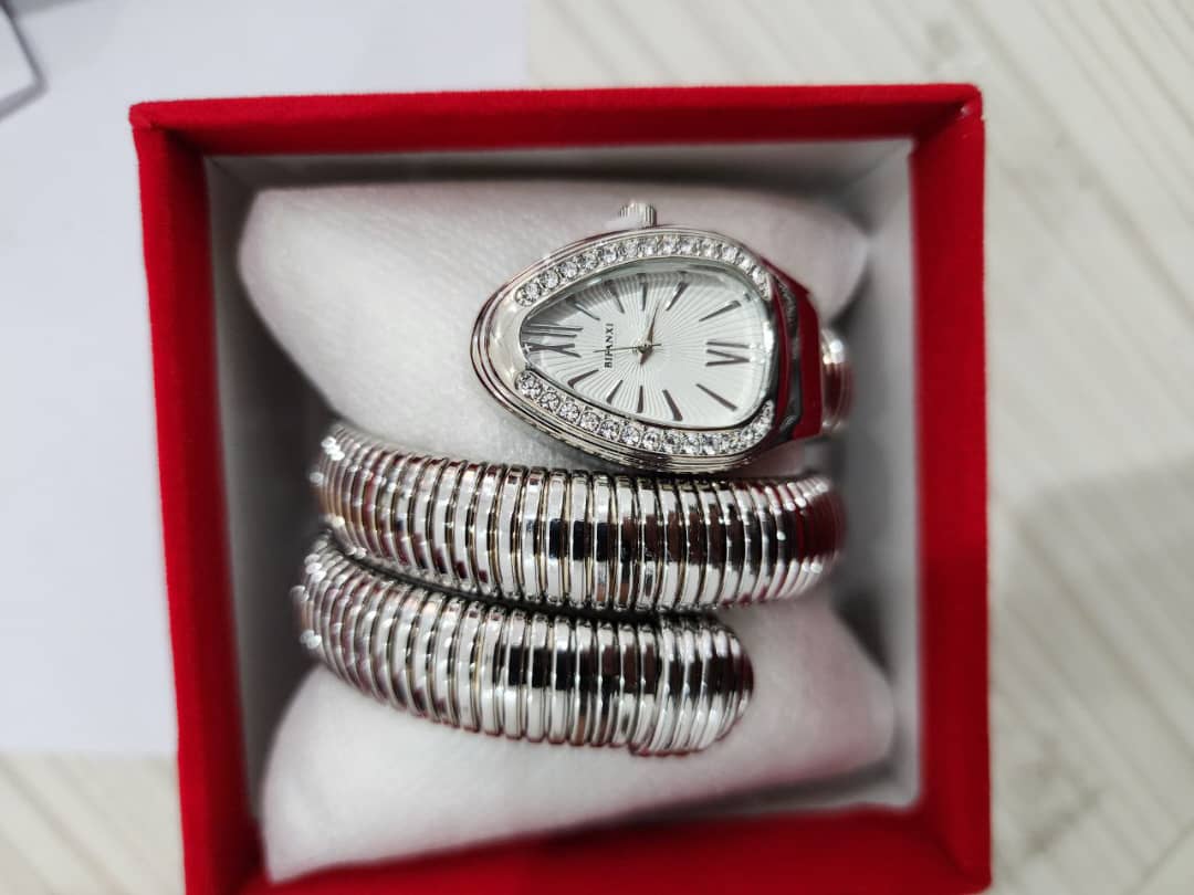 BVLGARI 🐍ساعة الأفعى مع علبة فاخرة 🎁 - Image 4