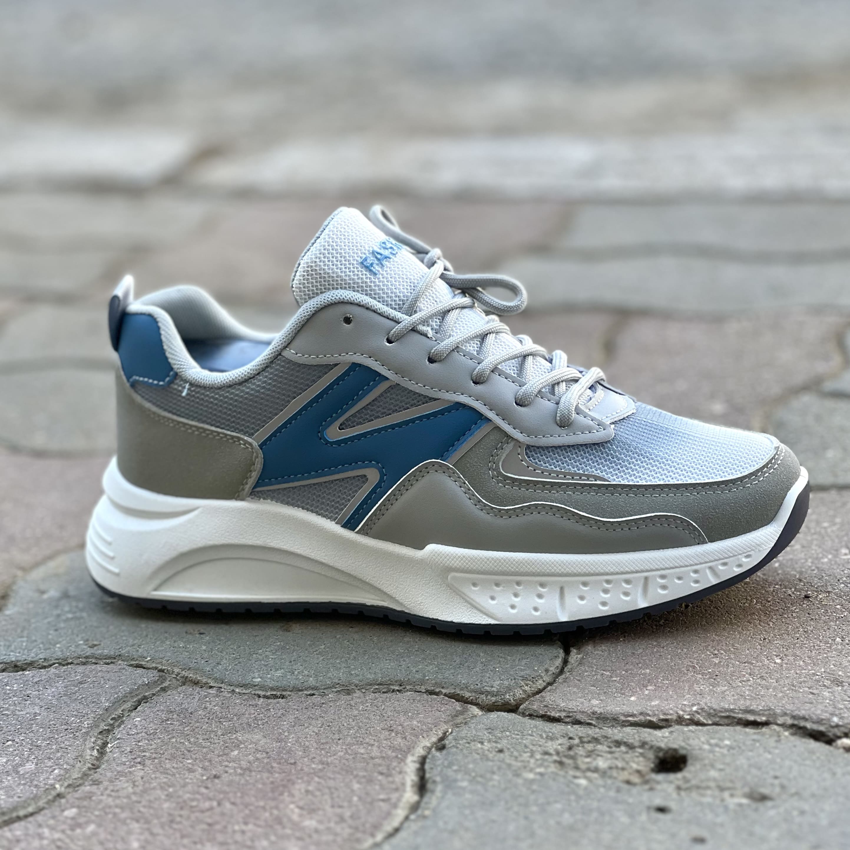 NEW BALANCE  - Image 2