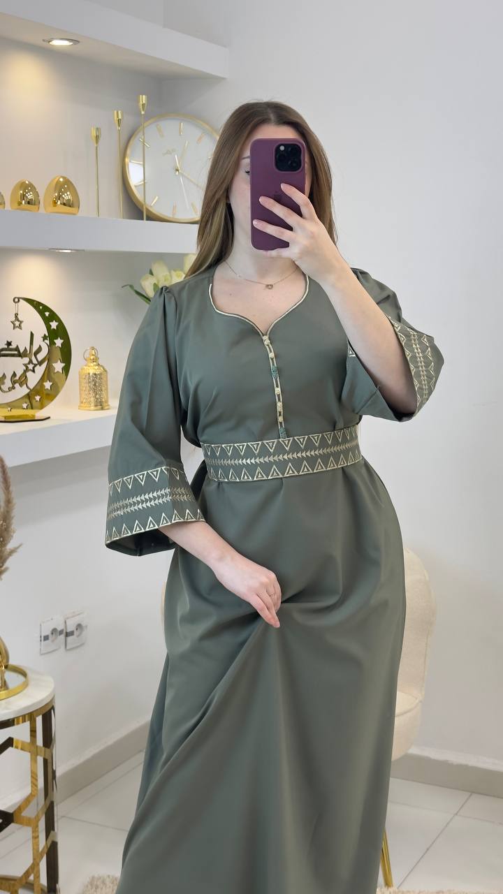 Robe broderie  vert - Image 2