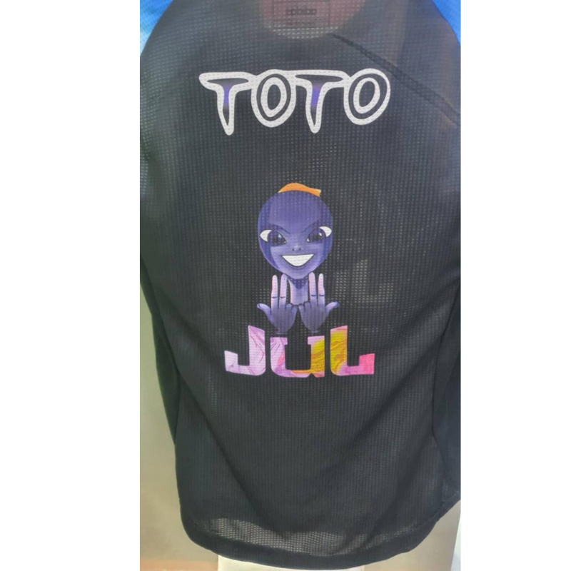 قميص JUL الخاص – إصدار مميز لعشاق الموسيقى والستايل العصري 🎵👕 - Image 2