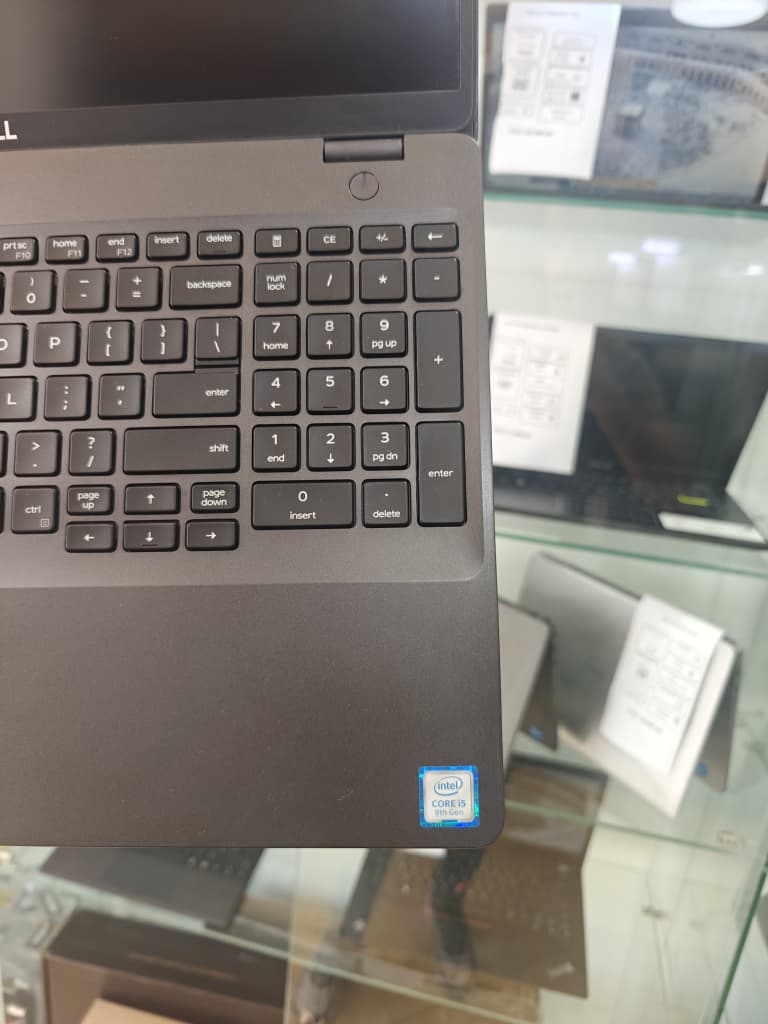 Dell Latitude 5501 - Image 2