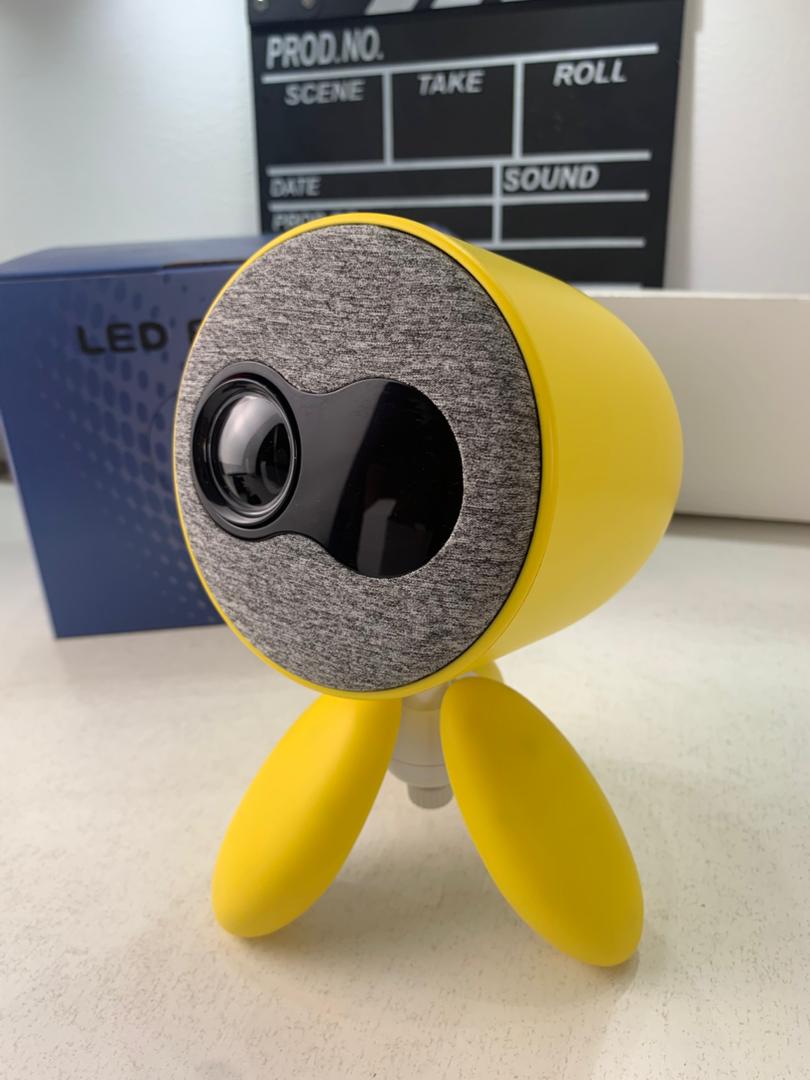  Projecteur HD 1080p portable compatible avec smartphones haut-parleurs intégrés  - Image 2