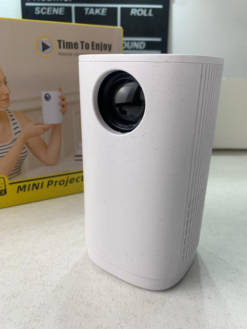 Mini Projecteur Portable à LED Sans Fil 1080p avec Haut Parleur - Image 2