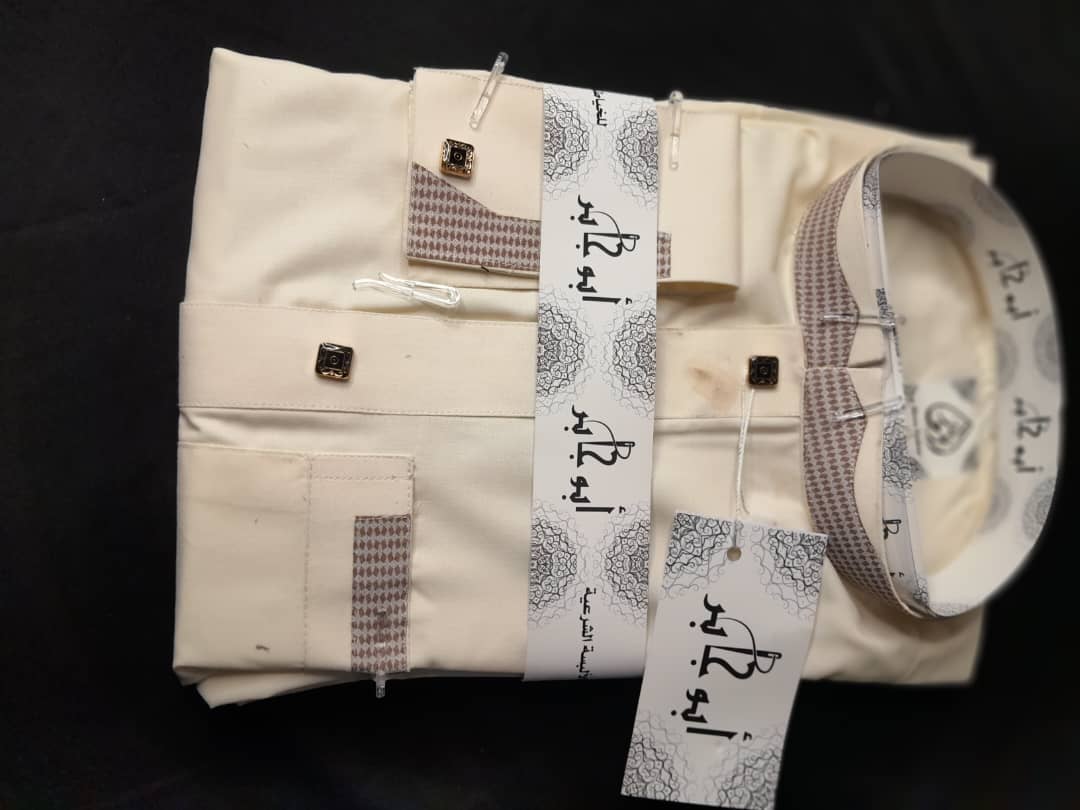 ثوب رجالي بتطريز فاخر – تصميم خليجي عصري بلمسات زخرفية أنيقة - Image 2